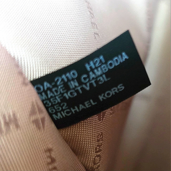 ❤️ Micheal Kors Jet Set Large Saffiano Leather Shoulder Bag EUC - Picture 9 of 10